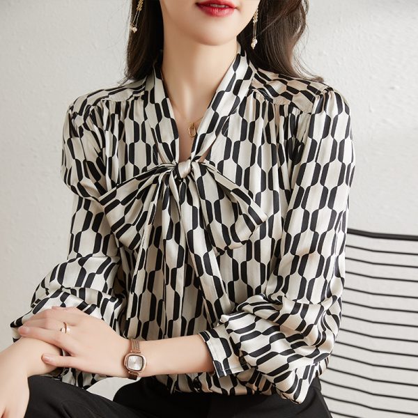 V-neckline ribbon design long-sleeved shirt SV07